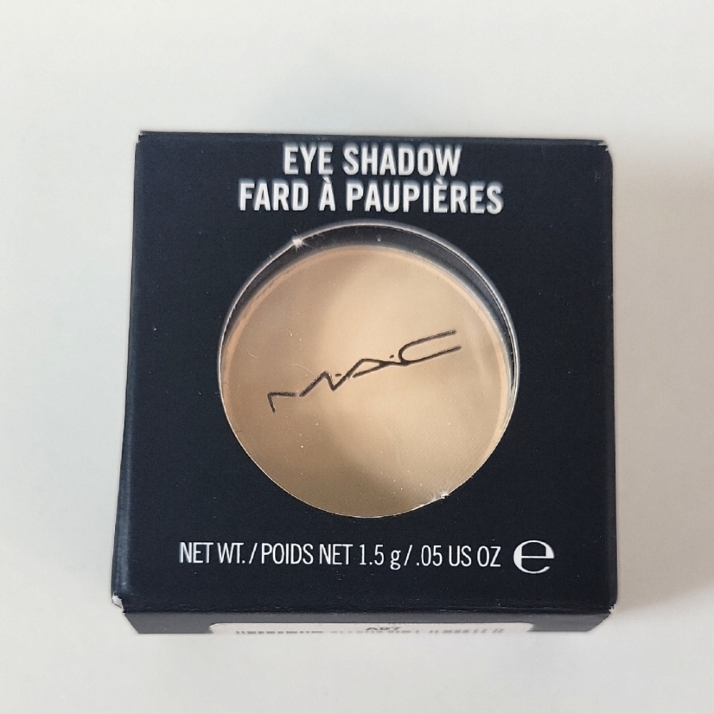 MAC Cosmetics Eyeshadow Single -Daisychain A97 NIB.05 Oz Soft Beige Discontinued